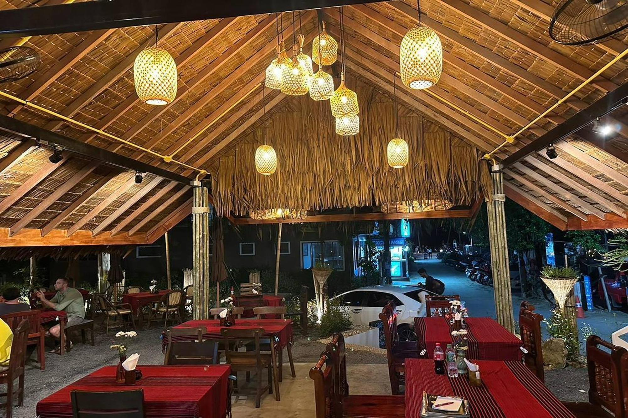 Ginis Beach Resort Kamala Beach Exterior photo