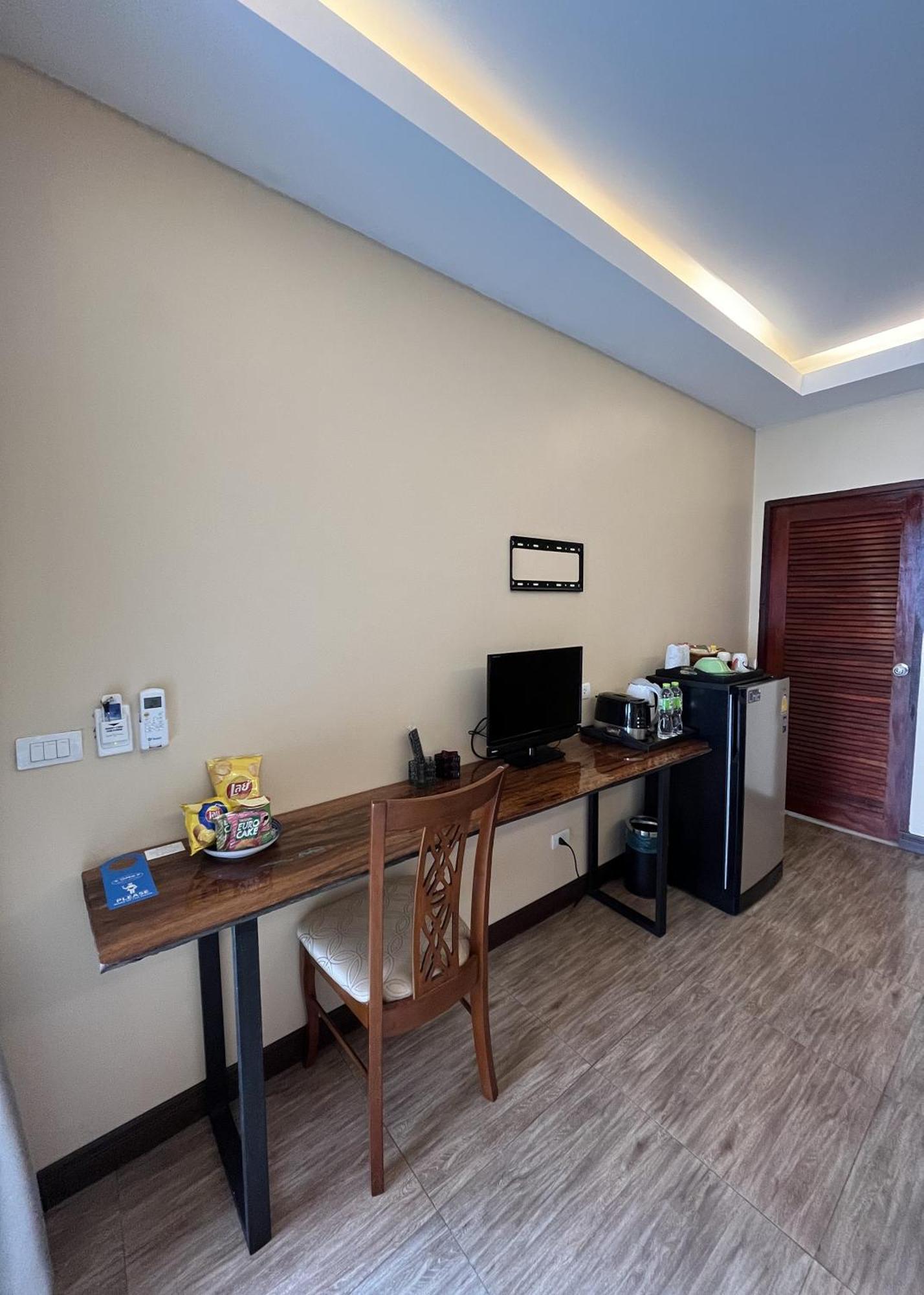 Ginis Beach Resort Kamala Beach Exterior photo