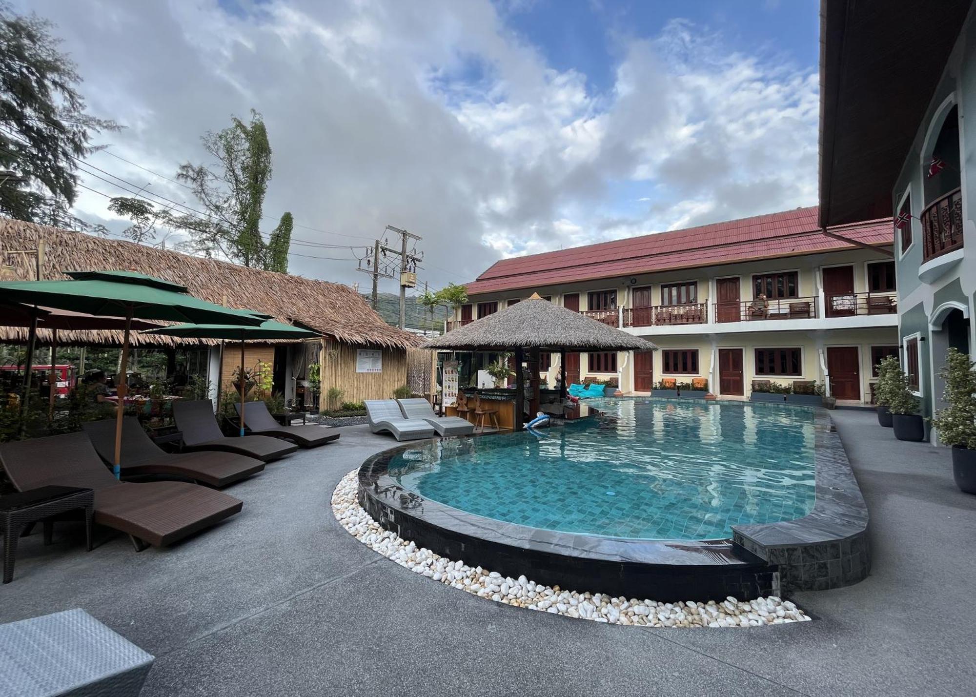 Ginis Beach Resort Kamala Beach Exterior photo