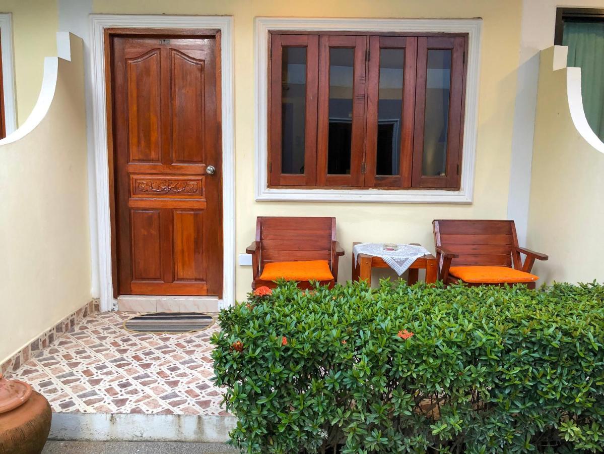 Ginis Beach Resort Kamala Beach Exterior photo